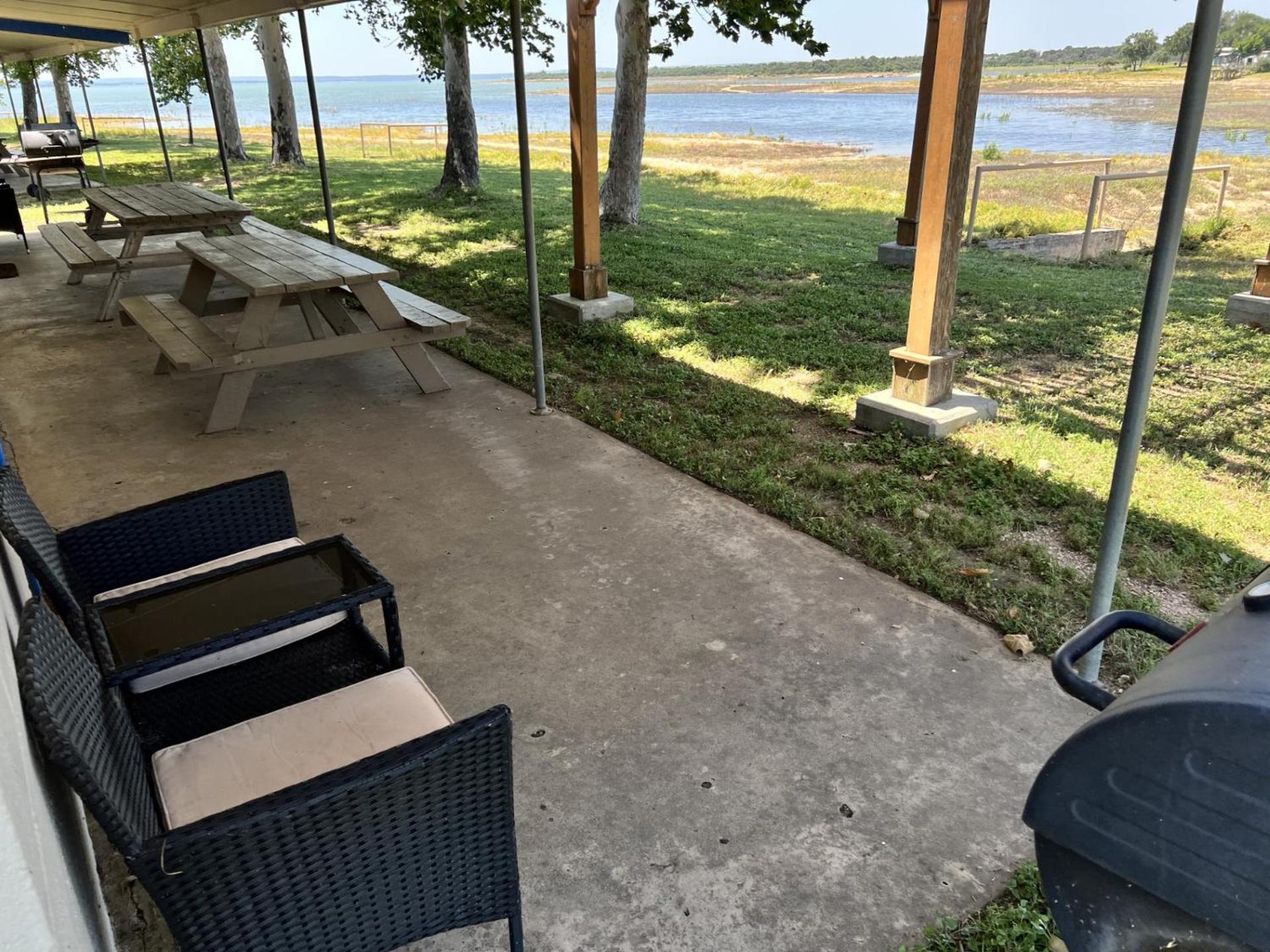 Oasis Lake Buchanan Bluffton Exterior photo