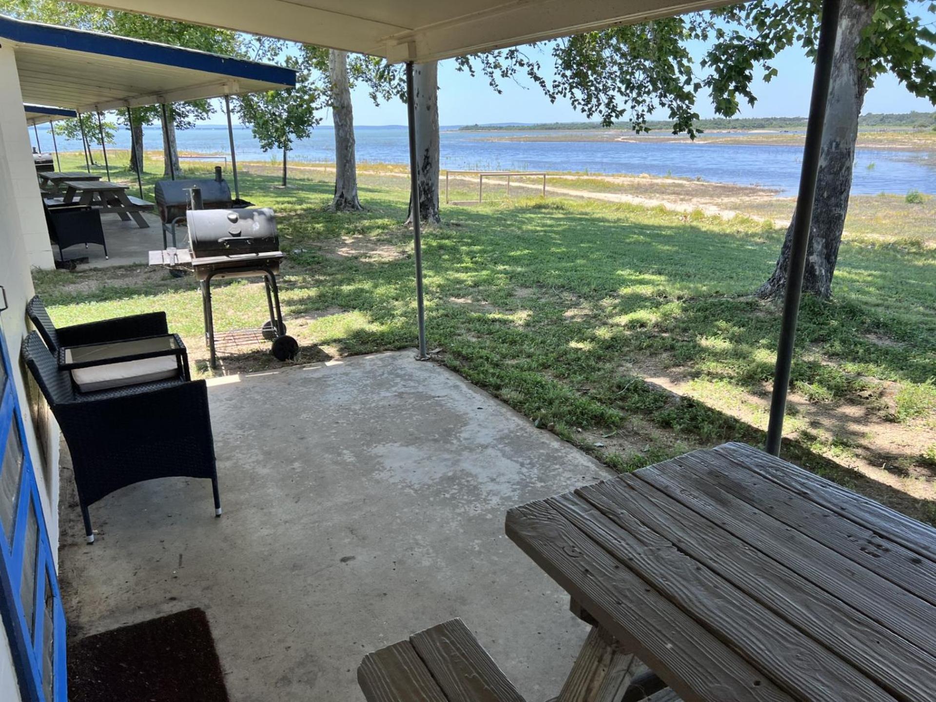 Oasis Lake Buchanan Bluffton Exterior photo