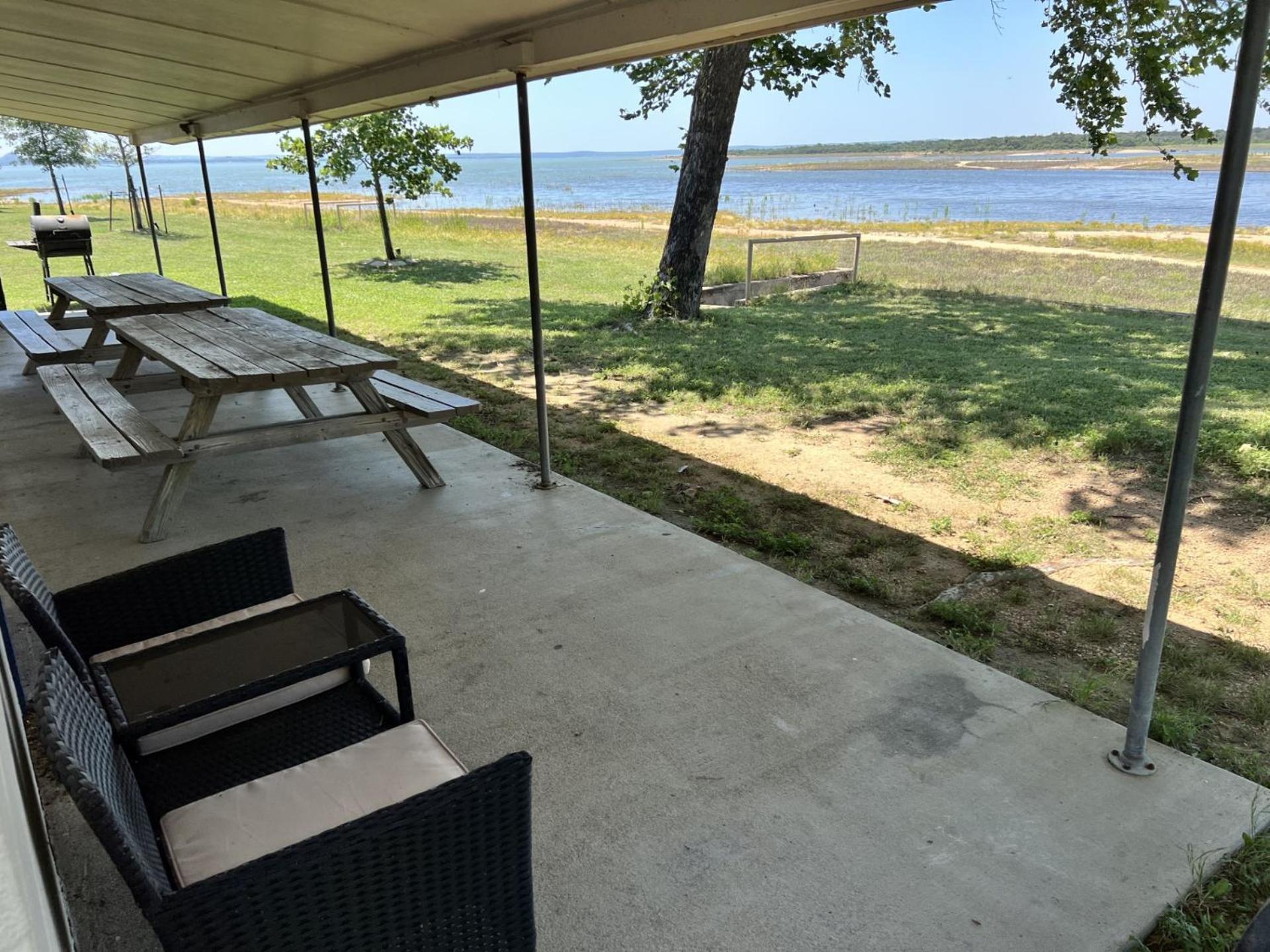 Oasis Lake Buchanan Bluffton Exterior photo